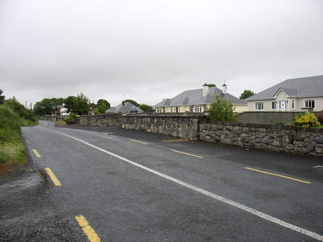 The R328 approaching Dunmore