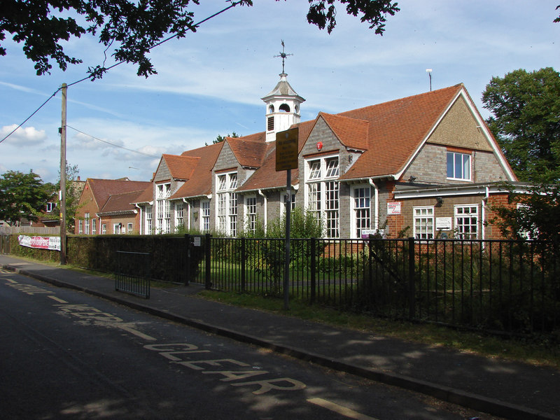 Waltham St Lawrence primary school © Alan Hunt cc-by-sa/2.0 :: Geograph ...