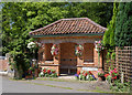 Bus shelter, Caunton