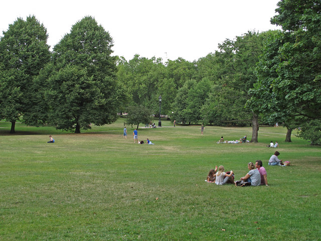 Summer Sunday in Green Park