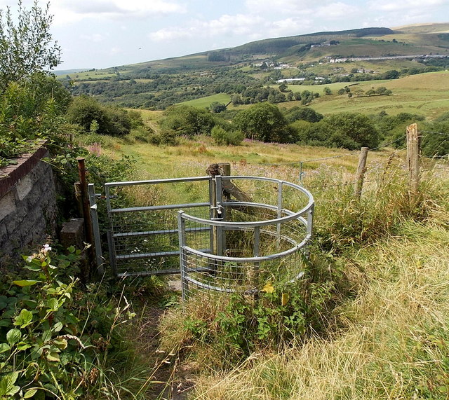 Kissing gate across a public footpath in Trebanog