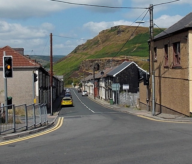 Road from Trebanog to Edmondstown and... © Jaggery cc-by-sa/2.0 ...