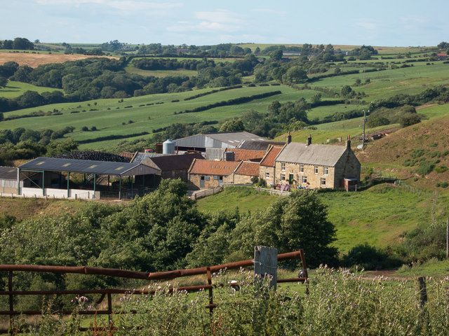 Thornhill Farm © Colin Grice cc-by-sa/2.0 :: Geograph Britain and Ireland