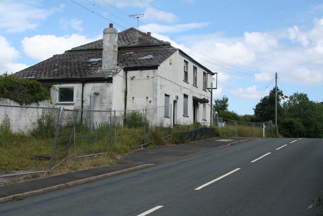 Bickington: derelict inn © Martin Bodman cc-by-sa/2.0 :: Geograph ...