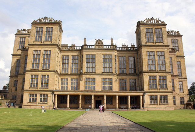 Hardwick Hall © Jeff Buck cc-by-sa/2.0 :: Geograph Britain and Ireland