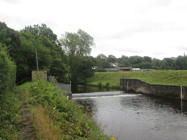 Weir west of Compstall Bridge © John Slater cc-by-sa/2.0 :: Geograph ...