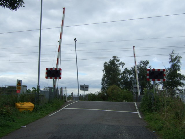 Level crossing near Holme Fen Nature Reserve