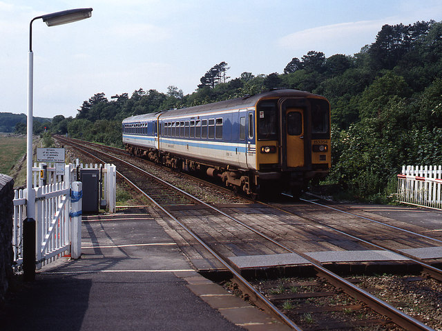 Train at Kents Bank station - 1993 (1)