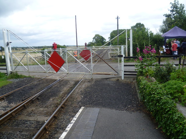 The level crossing at Bodiam station