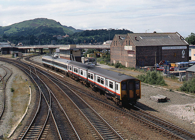 Trains at Llandudno Junction - 1993 (2)