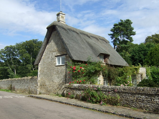 Thatched cottage on Bridge Street, Apethorpe