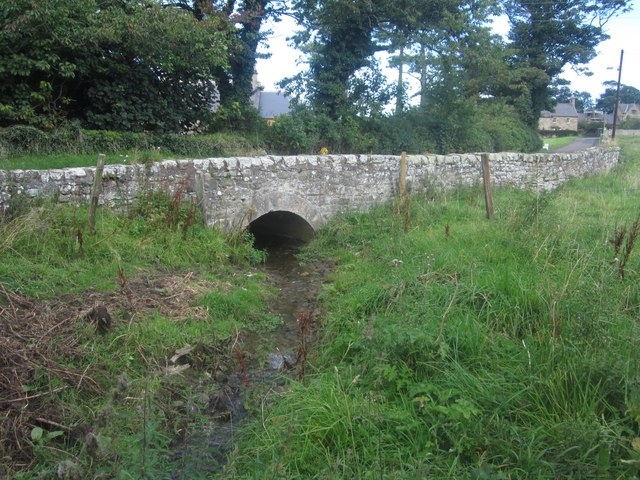Bridge over a small burn at Howick