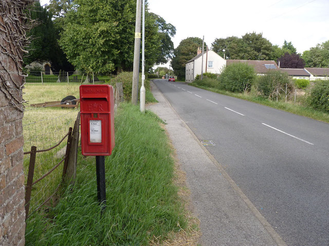 Ragnall postbox ref NG22 167