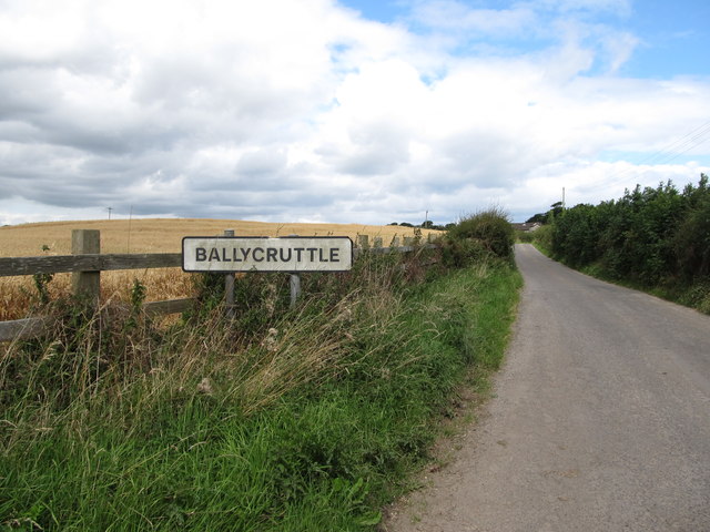 Entering the hamlet of Ballycruttle from the south