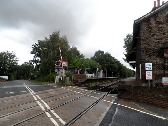 Westerfield railway station and level crossing