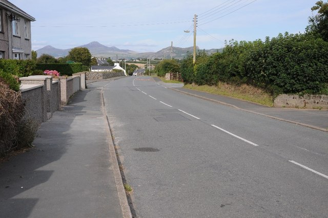 Road passing through Groesffordd