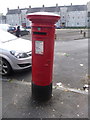 Renfrew: postbox № PA4 134, Dunvegan Quadrant