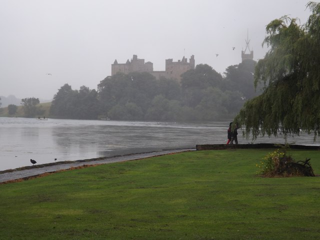Linlithgow Loch and Palace