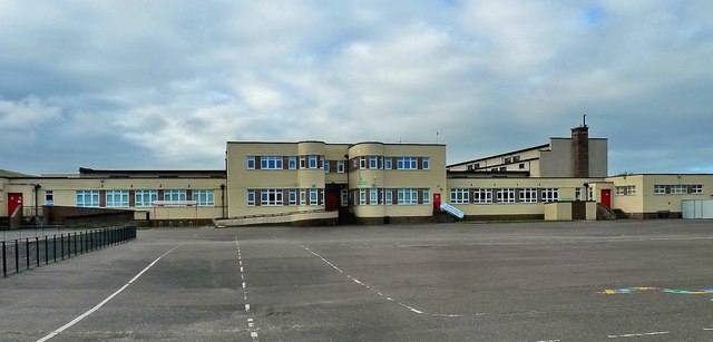 Girvan Primary School & Nursery School © Mary and Angus Hogg cc-by-sa/2 ...