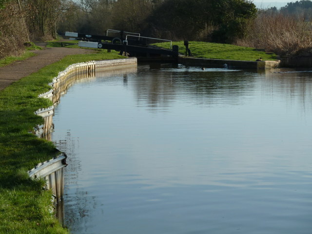Stratford-upon-Avon Canal - approach to lock No. 41