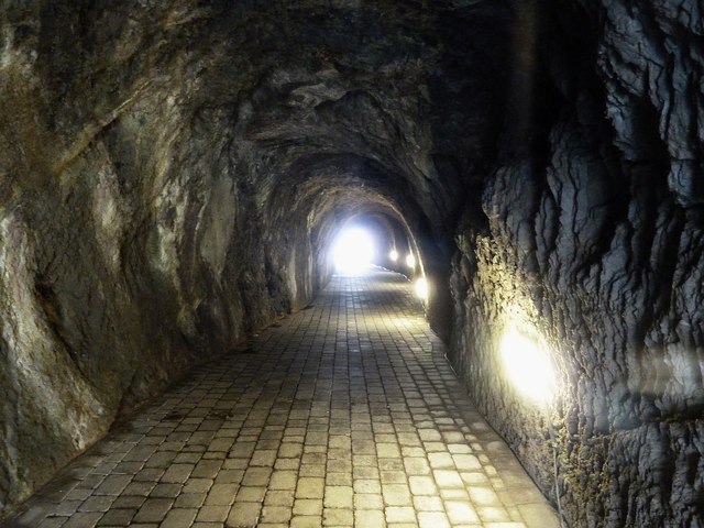 Tunnels Beaches - The  main tunnel