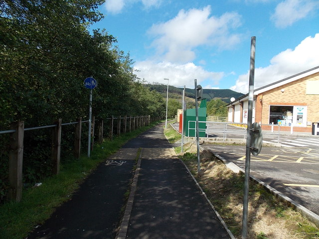 Path past the edge of the Co-operative Food store in Pontycymer