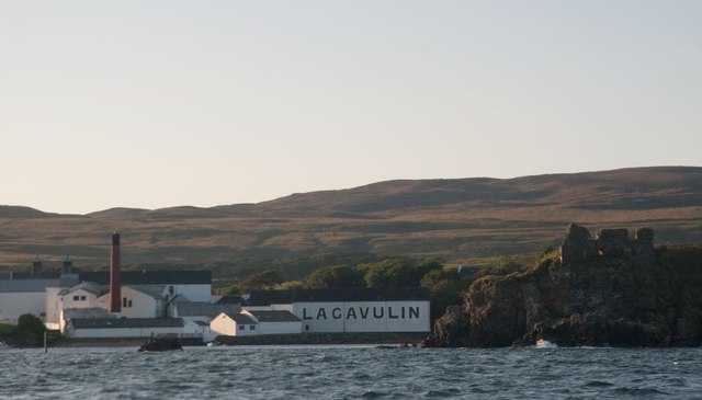 Lagavulin Distillery and Dunyvaig Castle, Islay