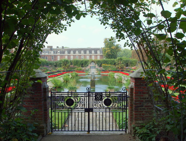 Kensington Palace Vicinity, London