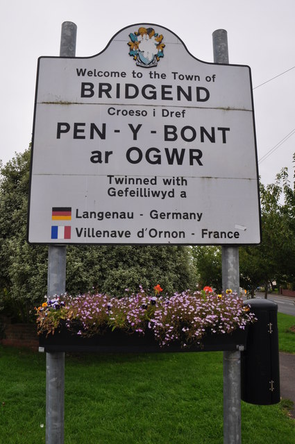 Bridgend : Town Sign