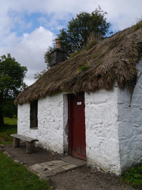 Auchindrain Township Open Air Museum: Bell a' Phuill's Thatched Roof House