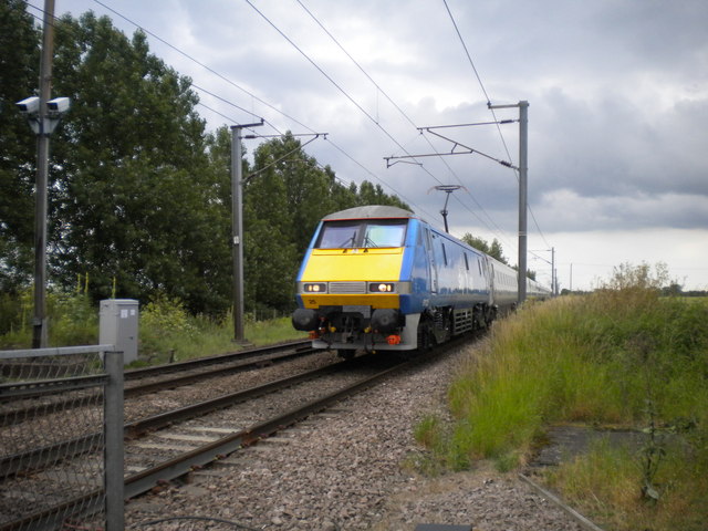 Train approaching Cromwell Lane crossing