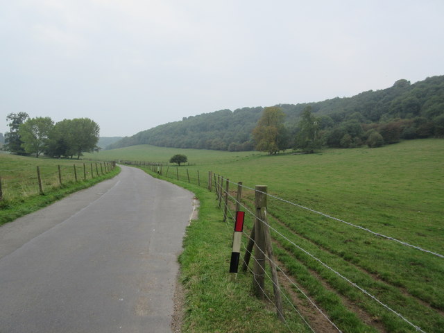Passing point on access road to Woldingham School
