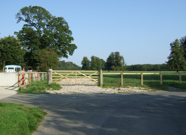 Field entrance of Back Lane