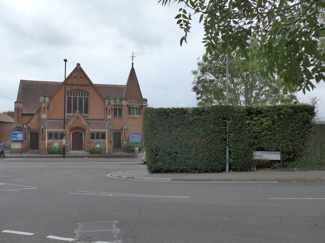 Looking from St Catherine's Road over Cobden Avenue towards Bitterne Park URC