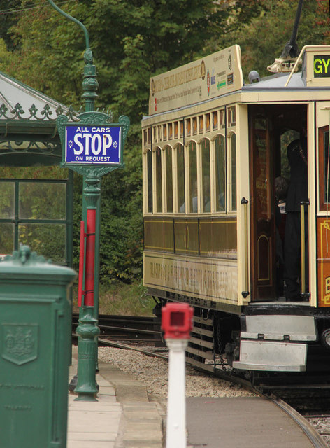 Blackpool and Fleetwood 'Box' 40 at the Victoria Park stop