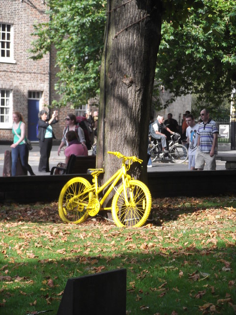 Yellow bicycle, Duncombe Place, York