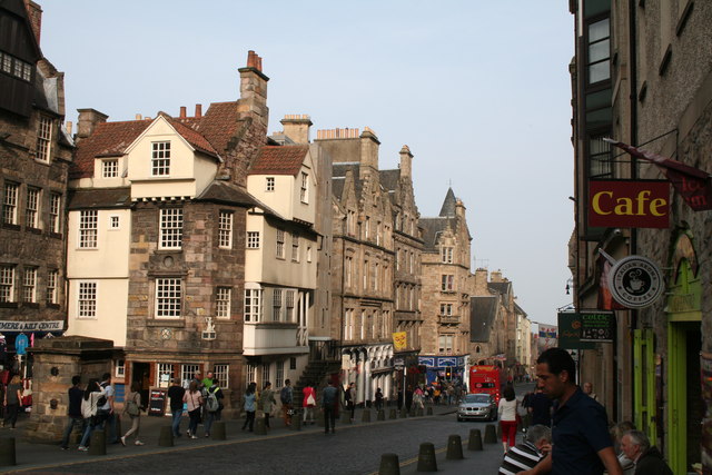 Edinburgh:  High Street:  Looking east