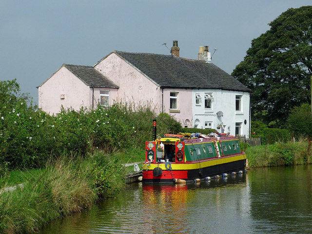 Cottage and narrowboat near Scholar Green, Cheshire