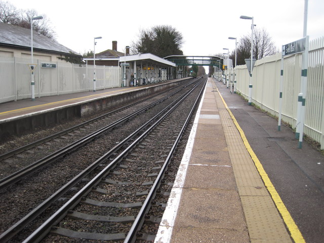 Ewell East railway station, Surrey © Nigel Thompson cc-by-sa/2.0 ...