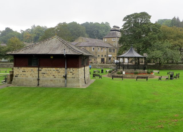 Bowling pavilion and Bandstand