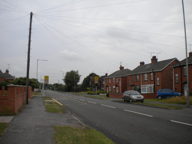 Main Road, New Ollerton © Richard Vince :: Geograph Britain and Ireland