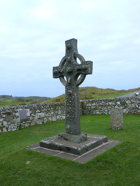 Kildalton Cross © Oliver Dixon cc-by-sa/2.0 :: Geograph Britain and Ireland