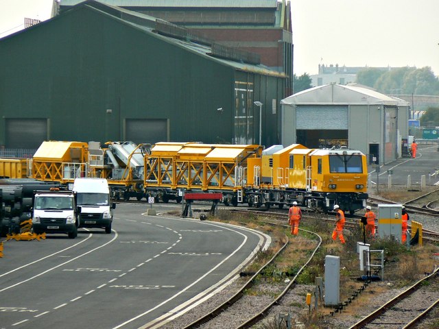 Track maintenance train, near Transfer Bridge, Swindon