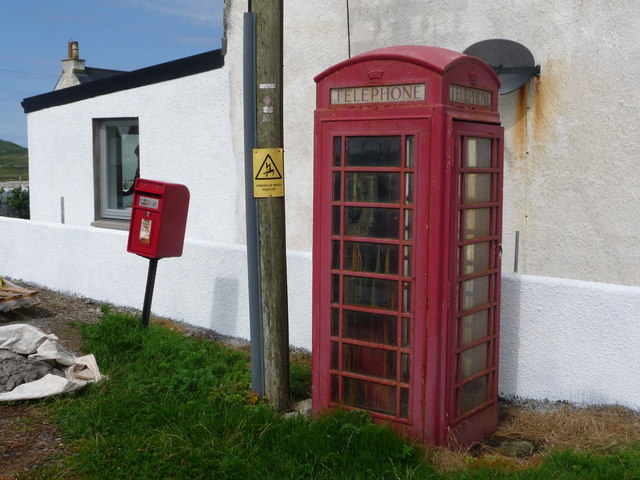 Balephuil: postbox № PA77 136 and phone box