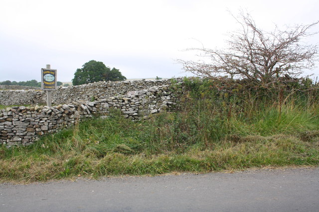 Junction of dry stone walls on Townhead Lane