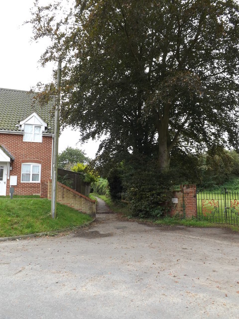 Footpath off Castle Orchard