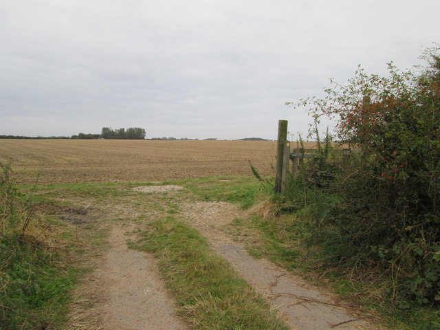 Field  entrance  from  Bewholme  Lane
