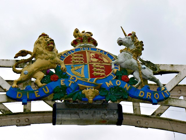 Coat of arms, Victoria Bridge, Hereford