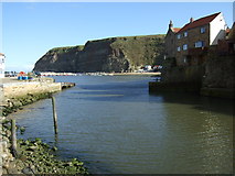 NZ7818 : Staithes Beck by JThomas