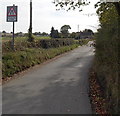 Single file traffic sign, Aston